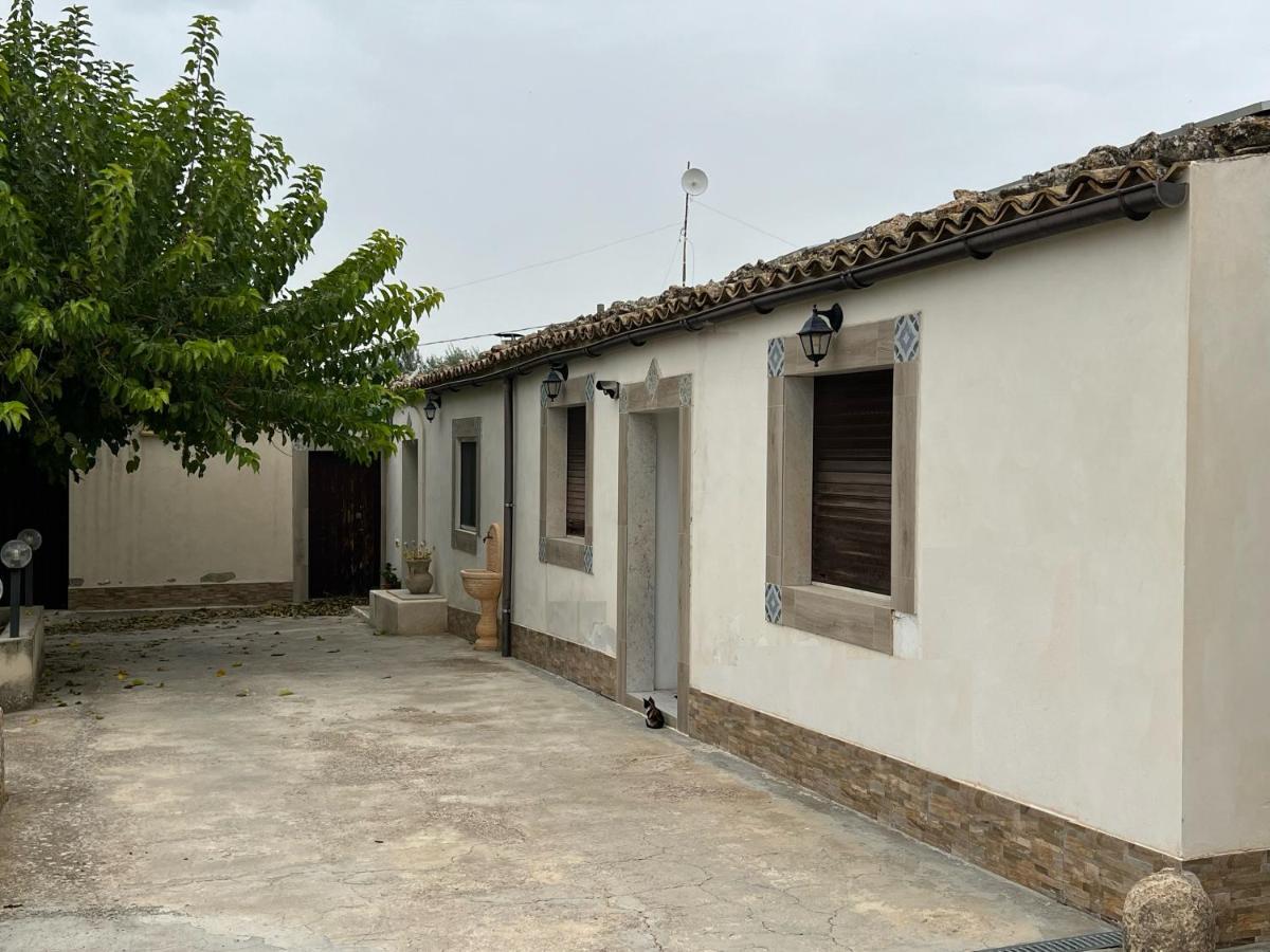 Casa Di Mirto Bed & Breakfast Chiaramonte Gulfi Luaran gambar