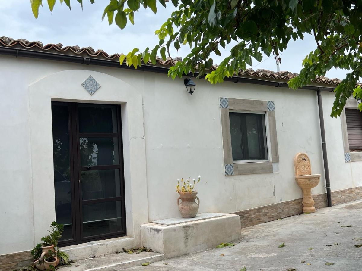 Casa Di Mirto Bed & Breakfast Chiaramonte Gulfi Luaran gambar